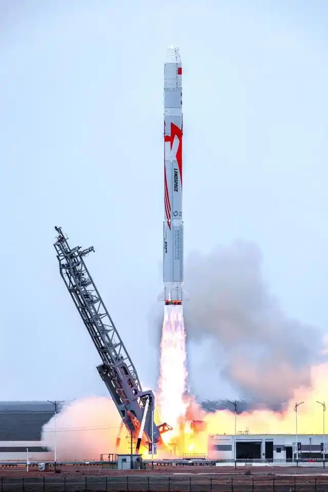 Poderes de tecnologia de fibra de carbono Zhuque -2 Record Six-Satellite Launch